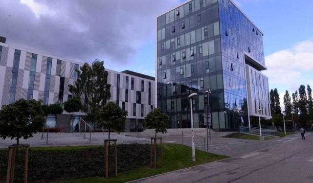Siedziba dyrekcji szkoły i sekretariatu będzie się mieścić na terenie kampusu UG w Gdańsku Oliwie, który należy do najnowocześniejszych w Polsce