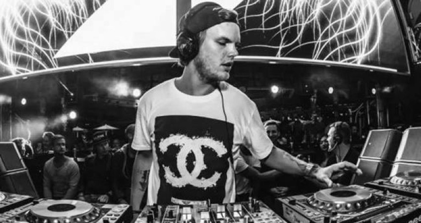 1. Avicii
Wiadomośc o jego samobójczej śmierci obiegła świat...