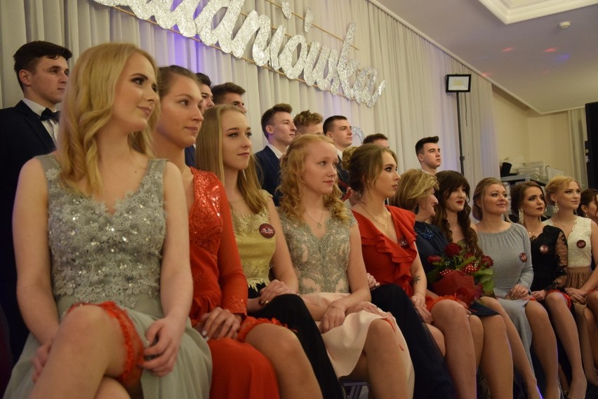 Studniówka 2019: Liceum Ogólnokształcące w Sejnach. Maturzyści bawili się do białego rana [ZDJĘCIA]