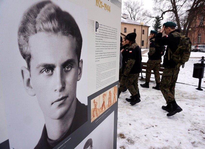 Lublin. Zapomniane „Pokolenie Baczyńskiego”. Wyjątkowa ekspozycja opowiadająca o reprezentantach niepodległej Polski