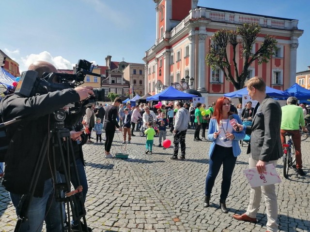 Dni Otwarte Funduszy Europejskich przyciągnęły tłumy na leszczyński rynek