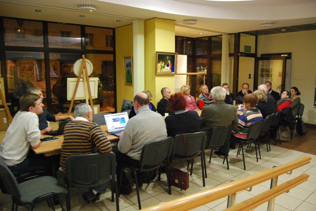 Zdjęcie z 1. spotkania Grupy Inicjatywnej, na którym wypracowywano kształt Gdyńskiej Rady Organizacji Pozarządowych. Będzie powołana na kongresie gdyńskich NGO-ów w 1. połowie roku.