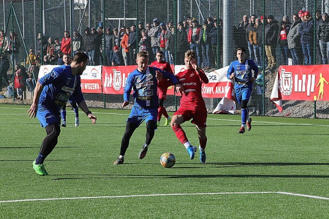 Najgroźniejsi rywale Widzewa nie zasypują gruszek w popiele