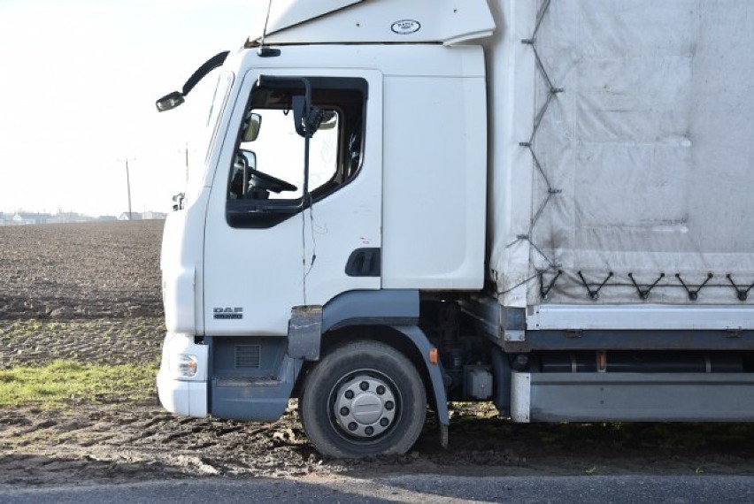 WITKOWO: Wypadek drogowy z udziałem dwóch samochodów ciężarowych