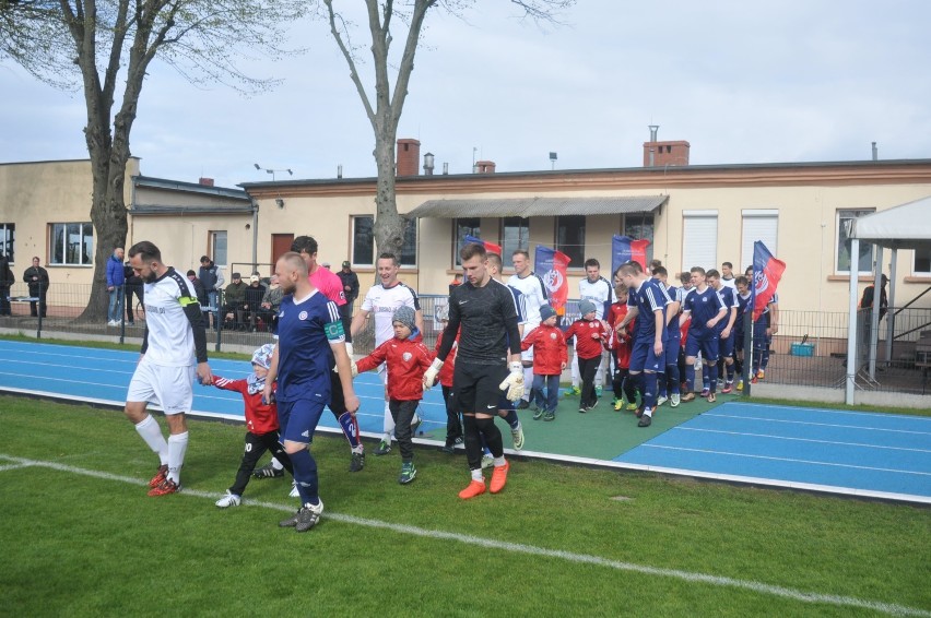 IV liga Grupa Lubuska w piłce nożnej ZAP Syrena Zbąszynek - Budowlani Lubsko 5:1 (0:0)