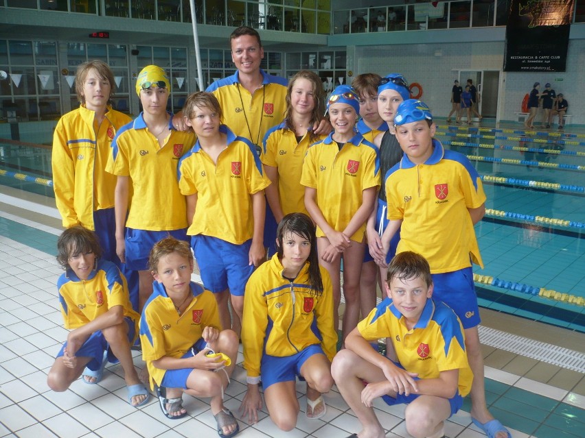 Młodzicy kraśnickiej Fali triumfowali w Międzywojewódzkich Drużynowych Mistrzostwach w pływaniu FOTO