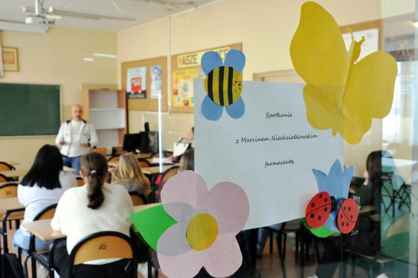 Dzień Kariery w szamotulskim ogólniaku. Do szkoły tym razem zajrzeli absolwenci i absolwentki!