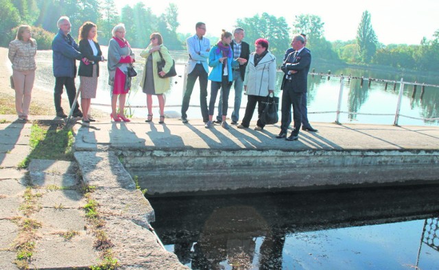 Dyskusje nad odbudową kąpieliska trwały całą kadencję obecnej rady. Efektem będzie zachowanie naturalnego stawu, który ma swoim charakterem przypominać np. żwirownię w Lewinie.