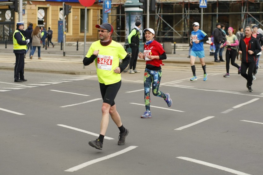 Orlen Warsaw Marathon - tak przebiegła rywalizacja [ZDJĘCIA...