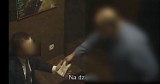 Jarosław Górczyński, prezydent Ostrowca z zarzutami. Jest nagranie wideo z materiału dowodowego z CBA. Pokazuje moment przyjęcia pieniędzy