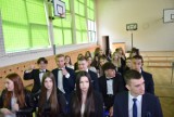 Pożegnanie maturzystów w II Liceum Ogólnokształcącym  w Sandomierzu. Podpisano też umowę z Uniwersytetem Jana Kochanowskiego w Kielcach
