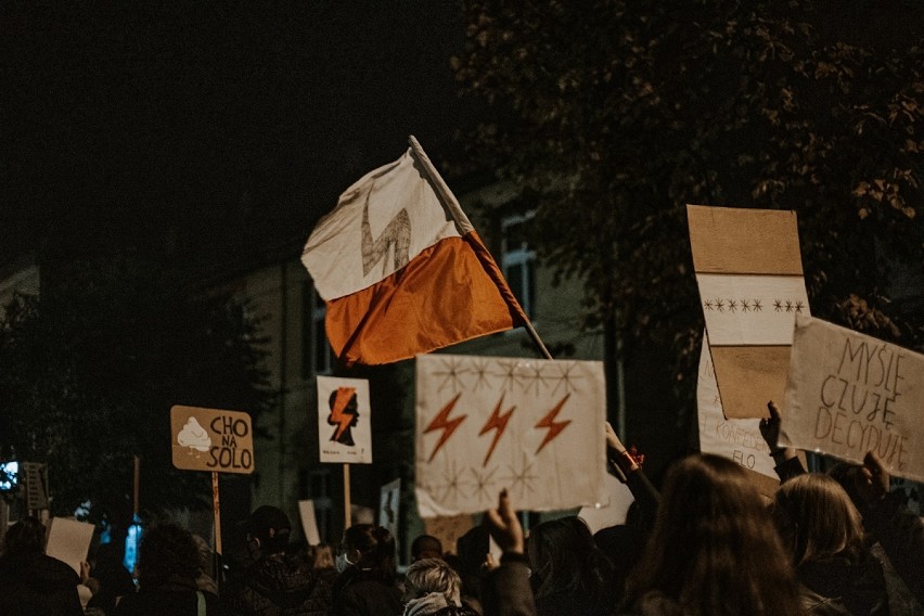 "To jest wojna!". Protesty nie słabną. Mieszkańcy Rogoźna ponownie wyszli na ulicę [CZĘŚĆ 2]