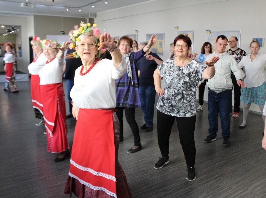 Terapia tańcem i ruchem, znana jest powszechnie pod nazwą...