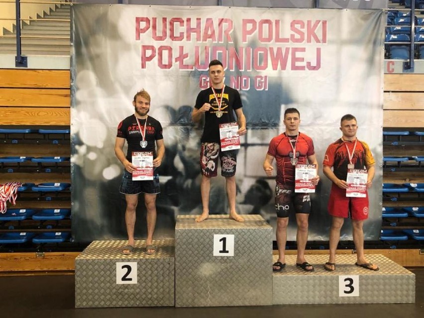 Trójka medalistów Fighters Factory Oleśnica  