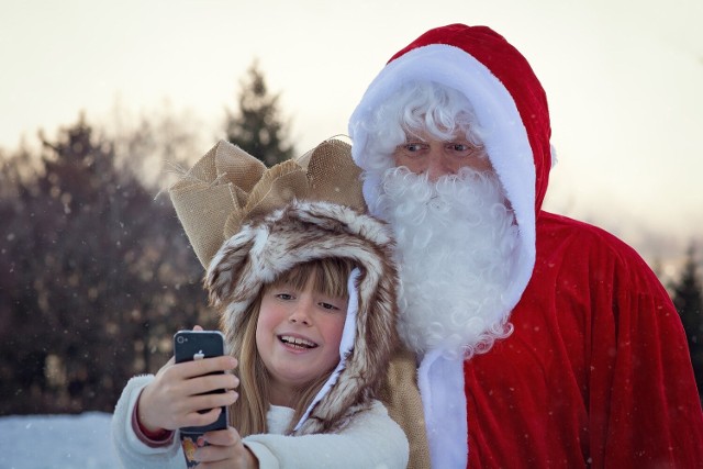 Niebawem 6 grudnia, a więc Mikołajki. Gdzie w Radomsku będzie można spotkać świętego Mikołaja i jakie imprezy na najmłodszych (i tych starszych) przygotowano?