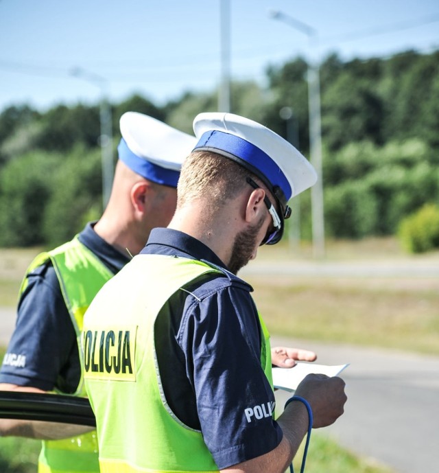 Policjanci zatrzymali 48 pijanych kierowców.