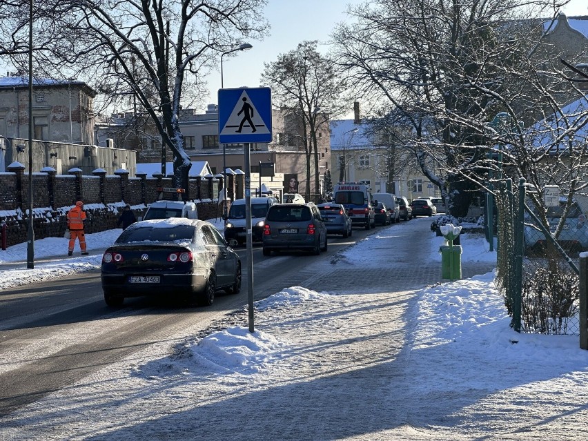 Zima na targu w Żarach. W piątek 19 stycznia wyszło tutaj...