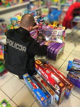 Bydgoscy policjanci zatrzymali handlarzy "lewych" klocków dla dzieci [zdjęcia, wideo]