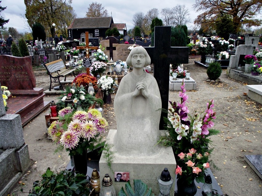 Zbąszyń. Dzień Zaduszny na cmentarzu parafialnym - Miłość silniejsza od śmierci