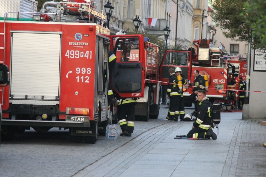 AKTUALIZACJA: Pożar poddasza w kamienicy na krotoszyńskim Rynku [ZDJĘCIA]               