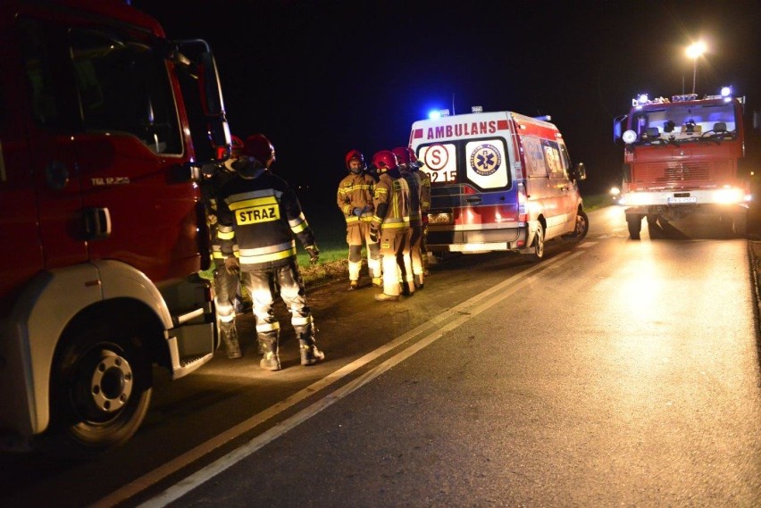 Wypadek osobówki na drodze pomiędzy Nacławiem i Nielęgowem