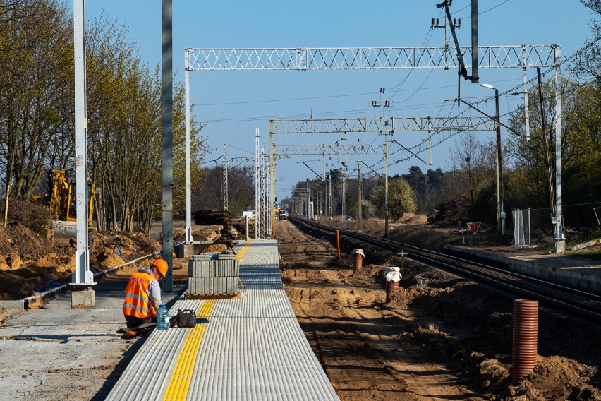 Modernizacja linii kolejowej na odcinku Poznań - Wronki [ZOBACZ ZDJĘCIA]