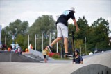 Deskorolki i hulajnogi na skateparku w Rzeszowie. Ponad 100 chętnych skorzystało z darmowych warsztatów [ZDJĘCIA]