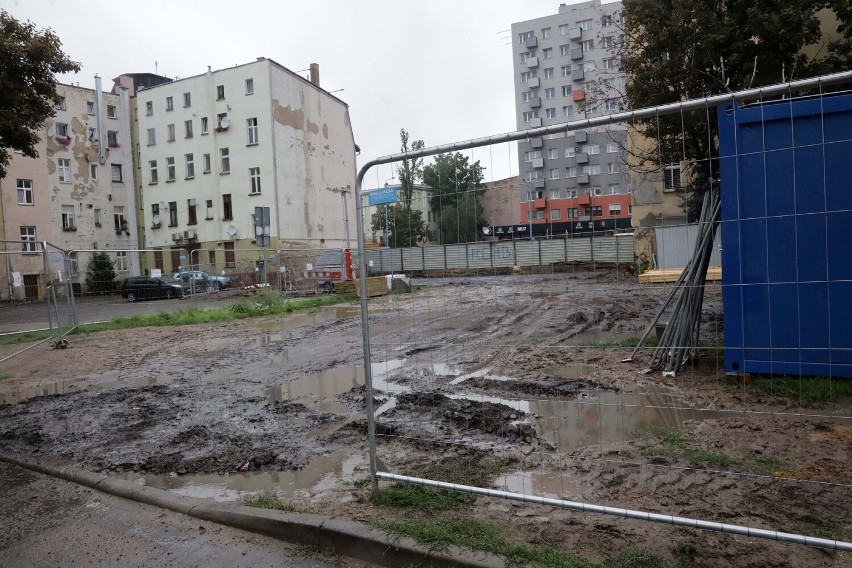 Rozpoczęła się budowa budynku przy ulicy wrocławskiej w Legnicy, zobaczcie zdjęcia