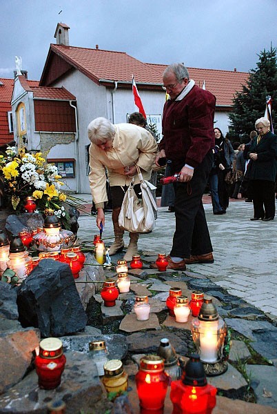 Zgorzelec uczcił pamięć ofiar katastrofy samolotu prezydenckiego pod Smoleńskiem   [zobacz zdjęcia]  