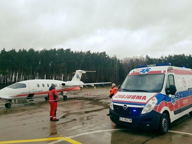 W akcji przewiezienia dziecka na lotnisko brali udział: Wojciech Baberowski - ratownik medyczny/kierowca, Mirosław Łokietek - kierowca, Dorota Borzdyńska - położna i Jolanta Chronowska - lekarz.