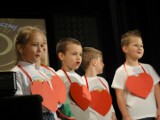 WOŚP Sławno - przedszkolaki na scenie SDK-FOT