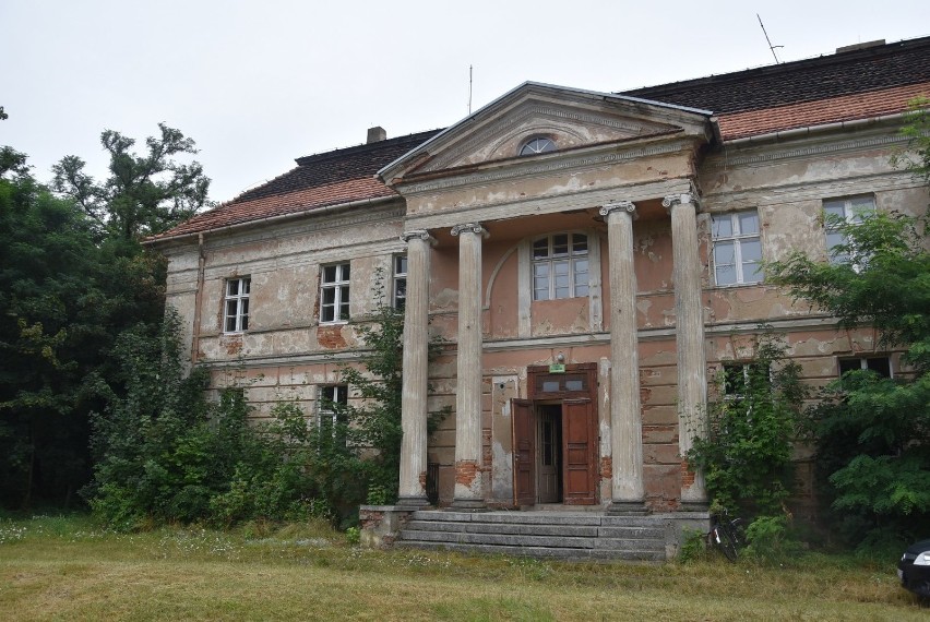 Pałac Granówko: Zabytkowy obiekt szuka nowego właściciela....