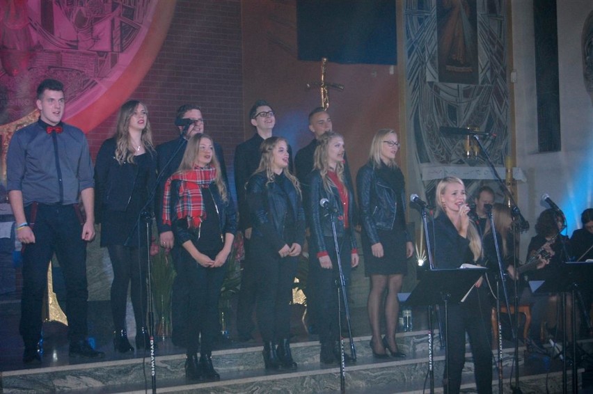 Koncert Dwa Światy w kościele św. Wojciecha w Kartuzach 11-10-2015