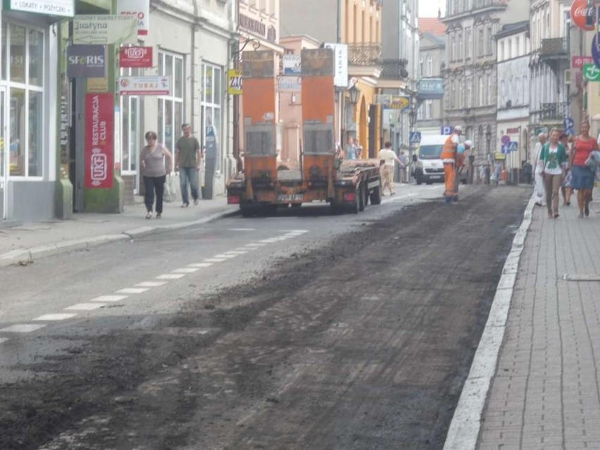 Na ulicy Moniuszki w Gnieźnie trwają prace techniczne...