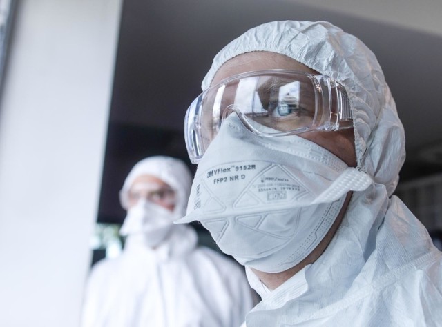 Wykonane testy potwierdziły u dwóch osób z personelu szpitala w Ciborzu zakażenie koronawirusem. Dotyczy to kobiety i mężczyzny.