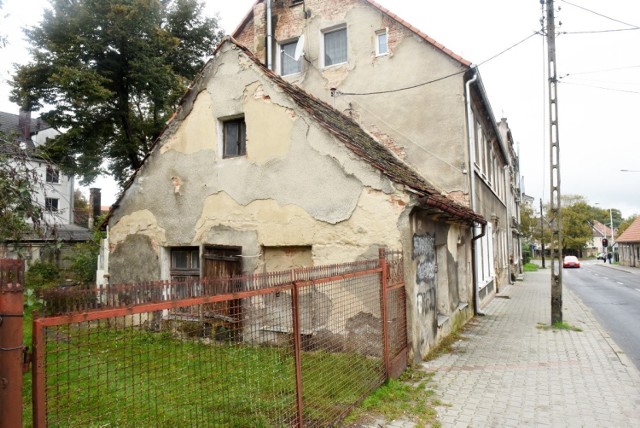 Waląca się rudera przy ul. Strzeleckiej w Zielonej Górze