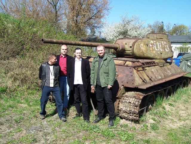 20 kwietnia została podpisana umowa o przekazaniu czołgu T34 do ...