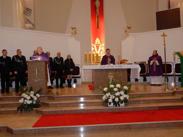 Pod koniec listopada w kościele pw. Miłosierdzia Bożego w Skępem została odprawiona msza święta za zmarłych strażaków