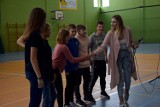 Szkoła nr 1 w Chodzieży w projekcie "Znani w szkole". Warsztaty dla uczniów prowadzili aktorka, modelka i youtuber