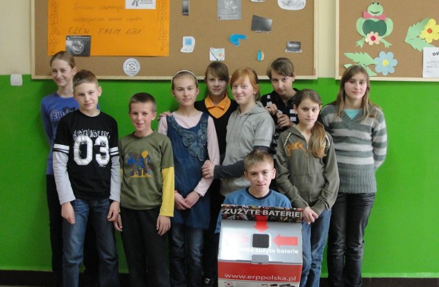 Młodzież z Szkoły Podstawowej w Starym Dzierzgoniu zachęca do zbiórki elektrośmieci