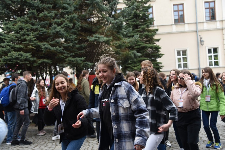 Tłumy młodzieży w Jarosławiu. Trwa Spotkanie Młodych Archidiecezji Przemyskiej 2022 [ZDJĘCIA]