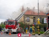 Kraków. Pożar poddasza w domu przy ul. Prądnickiej. Z ogniem walczyło aż 11 zastępów straży pożarnej