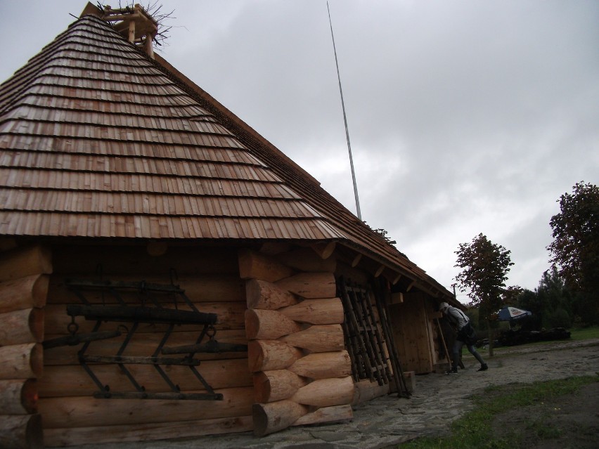 W Suszcu powstał wspaniały obiekt - zrekonstruowano ośmioboczna stodołę [ZDJĘCIA]