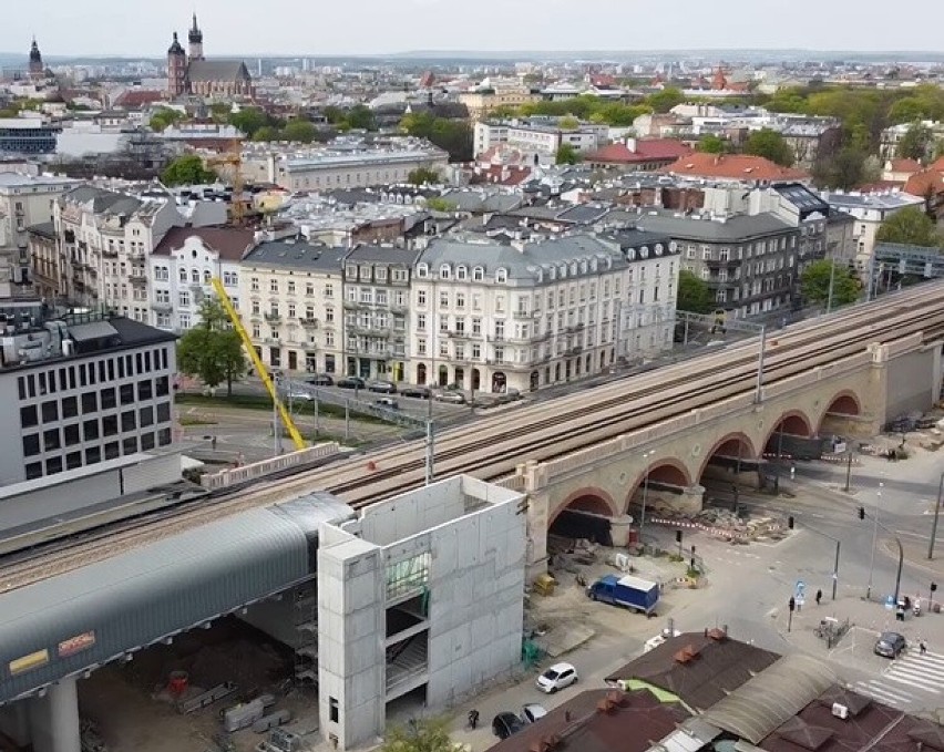 Pociągi z dodatkowej pary torów w centrum Krakowa będę mogły...