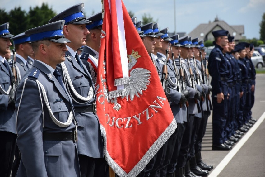 52 policjantów złożyło dziś ślubowanie w Rzeszowie. Wśród nich jest 18 kobiet