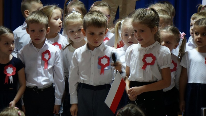 Przedszkolaki z "Bajki" uczciły setną rocznicę odzyskania niepodległości [ZDJĘCIA]
