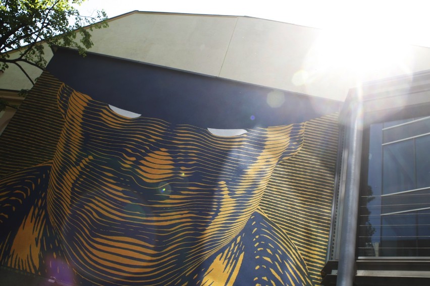 Słynny warszawski bohater ma swój mural. „Złego” spotkacie na placu Trzech Krzyży