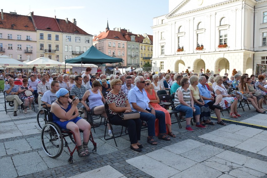 Koncert w Kaliszu. Wieczór z piosenkami Mieczysława Fogga