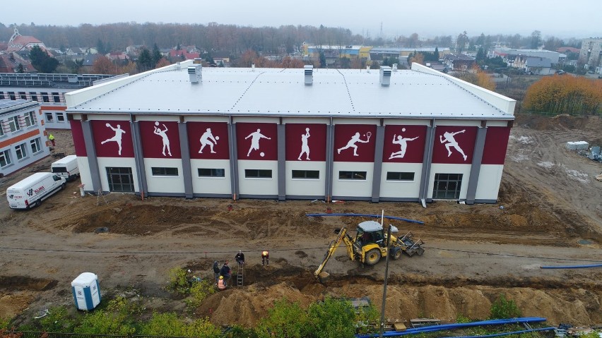 Aktualne zdjęcia z budowy hali sportowej w Gubinie przy SP...