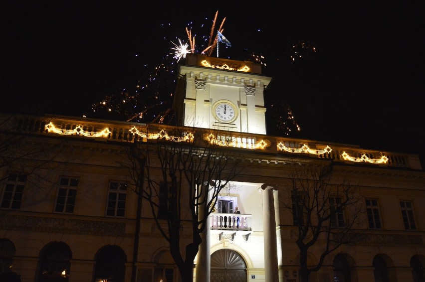 Sylwester na Starym Rynku w Łowiczu (Zdjęcia)